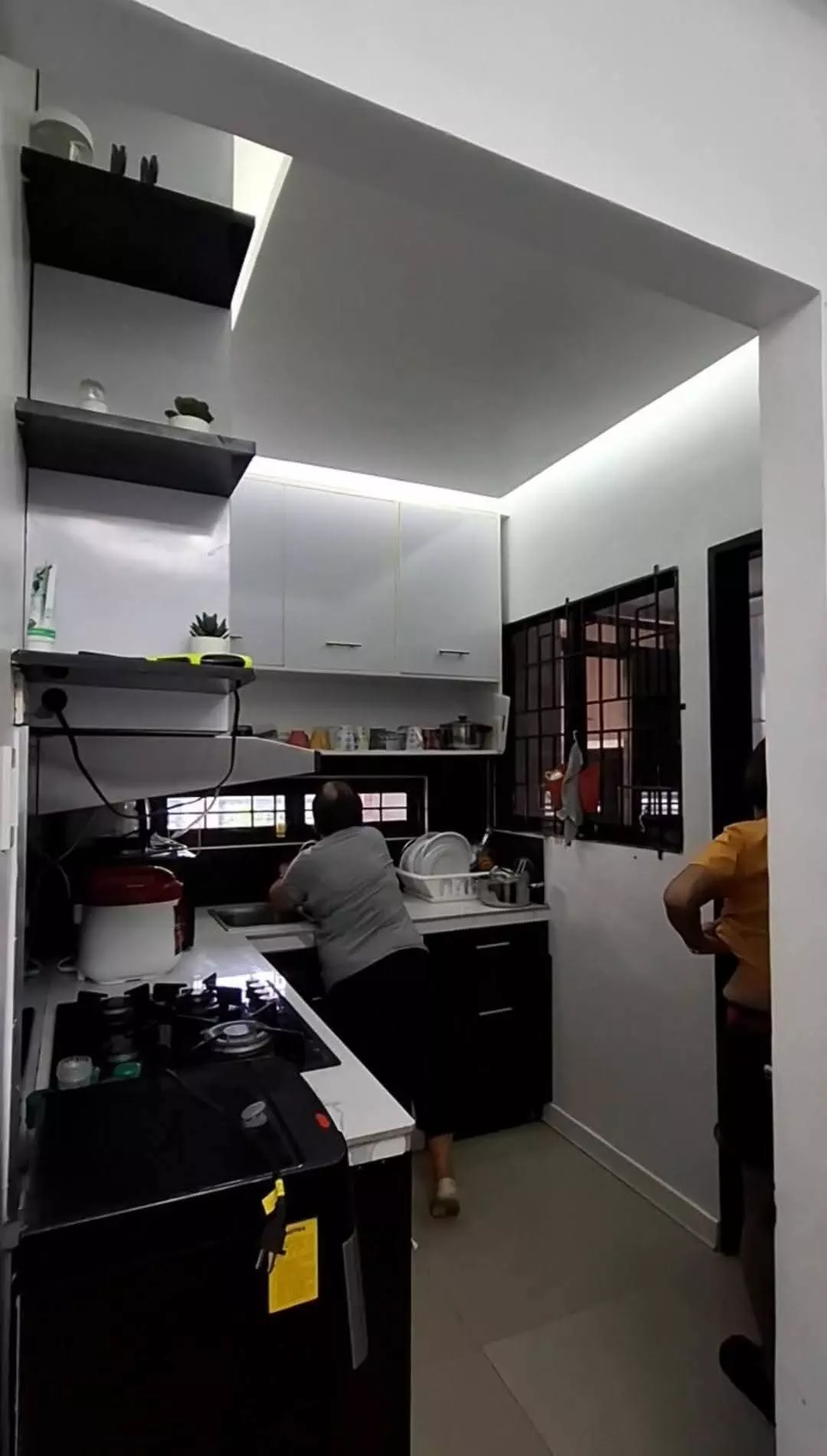 Open photo 11 of 21 — CEBU HOUSE FOR RENT 4 BEDROOMS