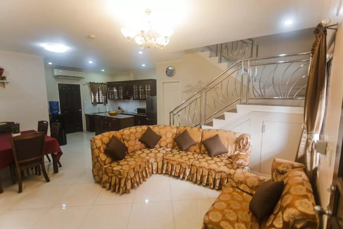 beautiful 5bedroom house — House and Lot in Tungkop, Minglanilla, Cebu — Photo 7