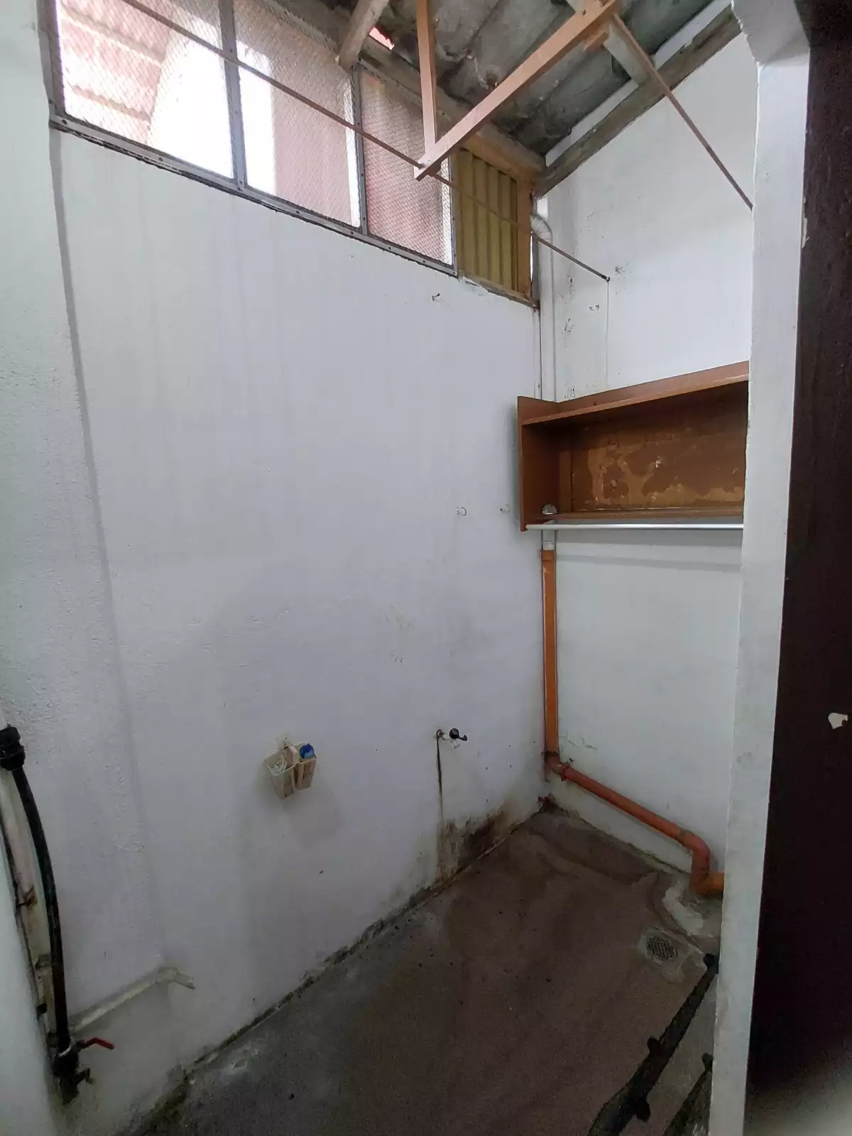 Open photo 13 of 30 — FOR SALE | Income-Generating 4-Unit Apartment