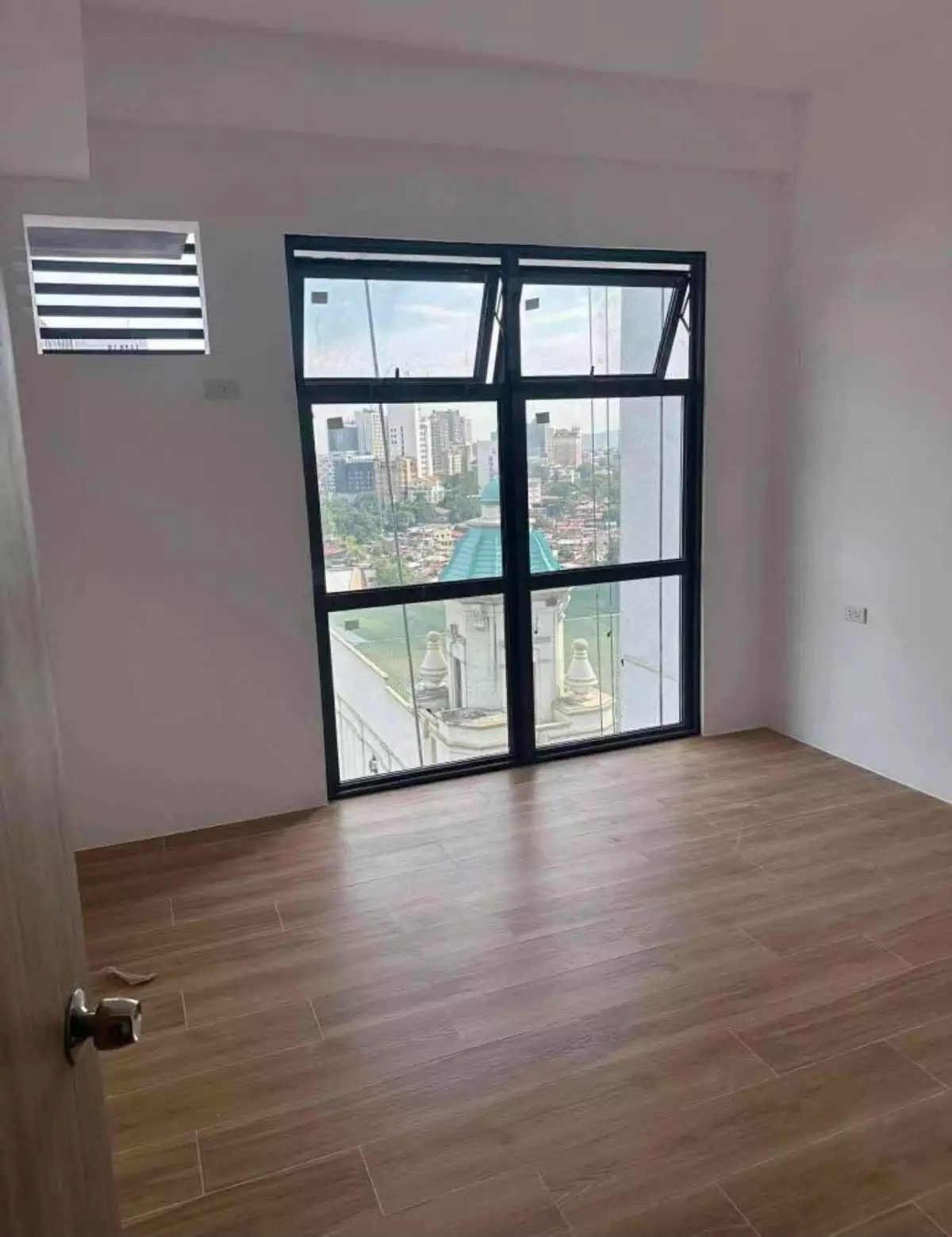 For Assume: 1BR Condo with Balcony & Parking in Vertex Central, Luhug, Cebu City — 42.55 sqm — 1 Bedroom in Luz, Cebu City, Cebu — Photo 2