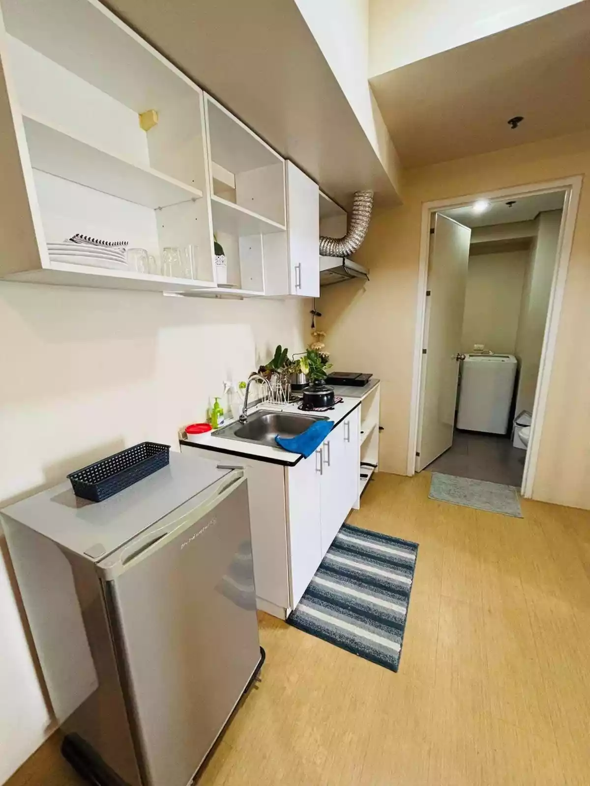For Sale: Centrio Tower 1BR Condo Near Centrio Mall, Cagayan de Oro City — Swimming Pool — 1 Bedroom in Barangay 24 (Pob.), Cagayan de Oro City, Misamis Oriental — Photo 4