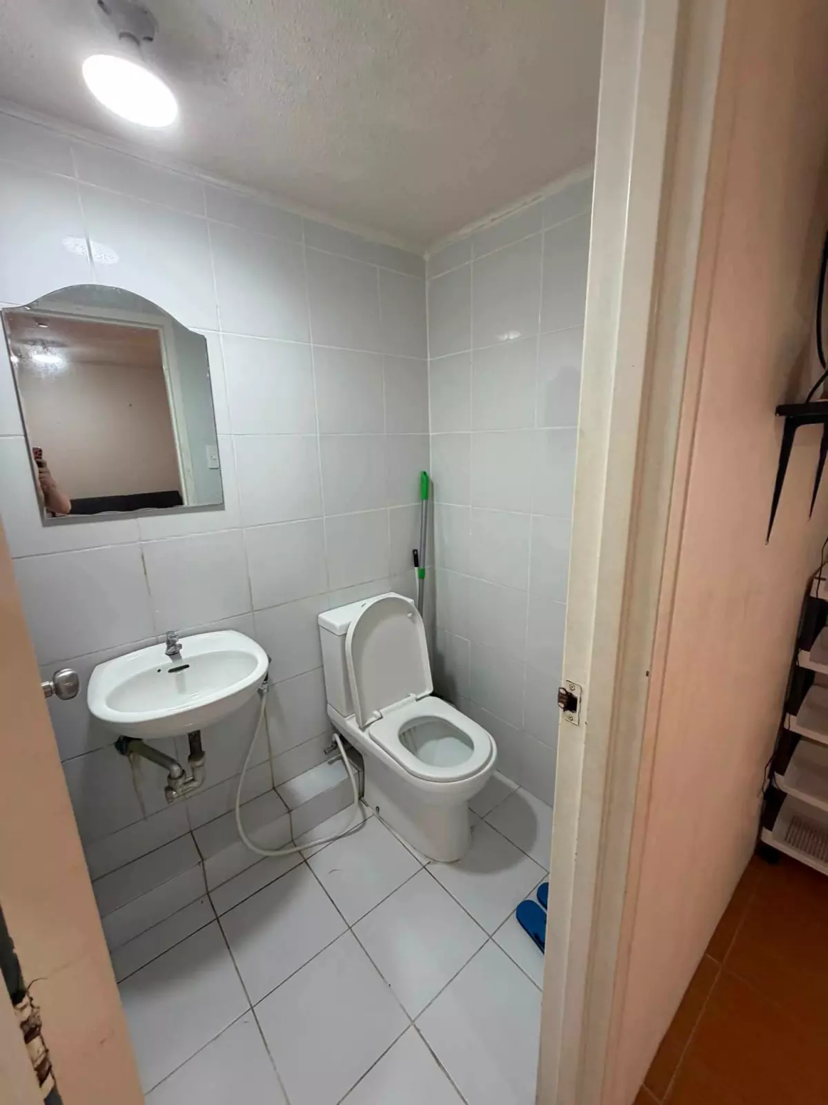 2 BEDROOM CEBU CONDO FOR RENT NEAR AYALA CEBU BUSINESS PARK — 2 Bedrooms in Cebu City, Cebu, 6000 — Photo 5
