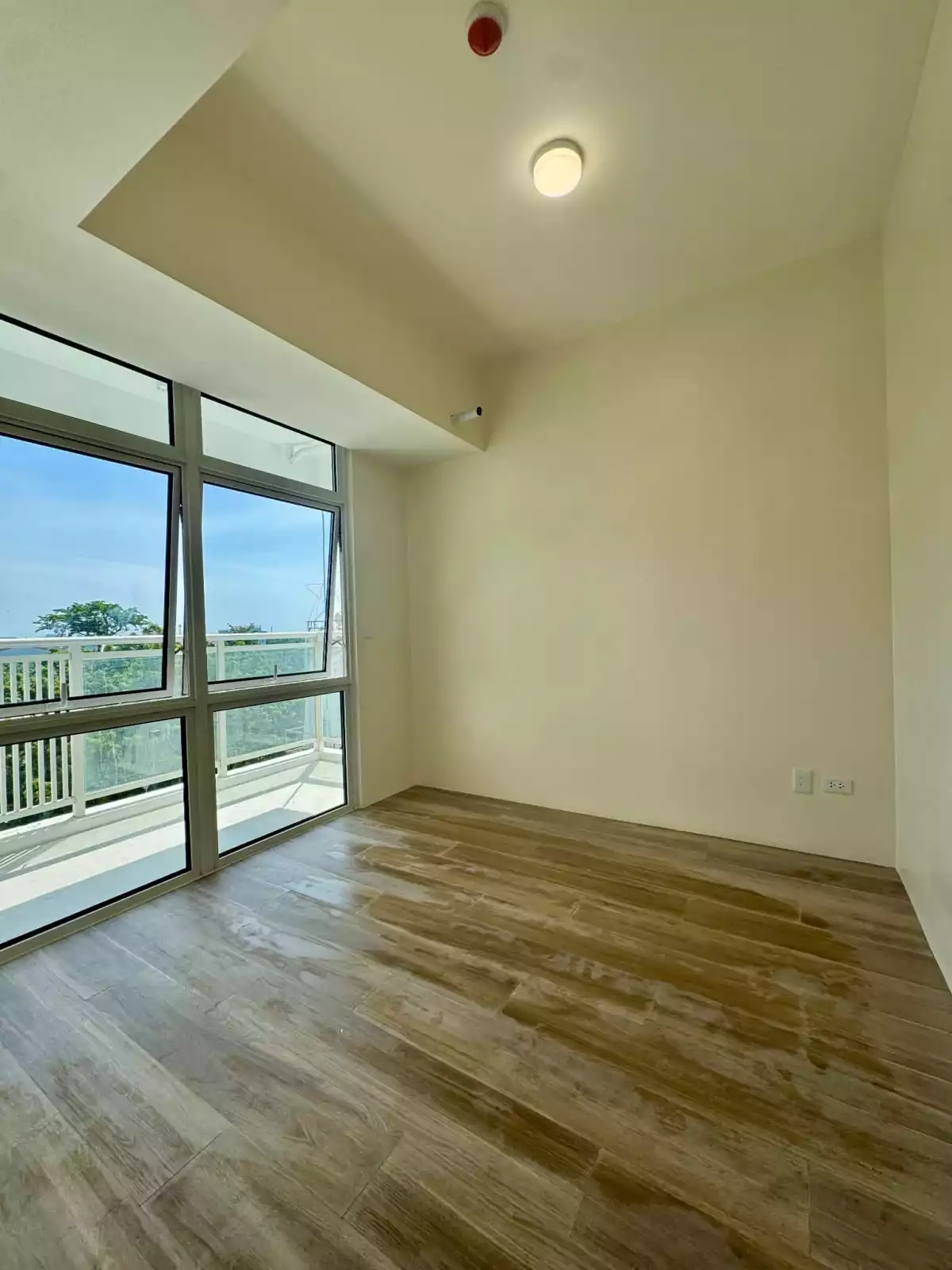 For Assume: 1BR Condo in Costa Mira Beachtown Mactan in Subabasbas, Lapu-lapu City — 40.5 sqm — 1 Bedroom in Subabasbas, Lapu-lapu City, Cebu — Photo 6