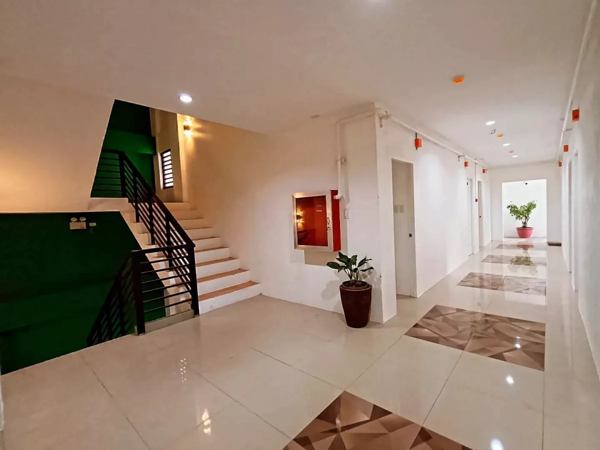 For Sale: 4-Storey Commercial Building in Mansilingan, Bacolod City — Investment — Building in Bacolod City, Negros Occidental, 6100 — Photo 2