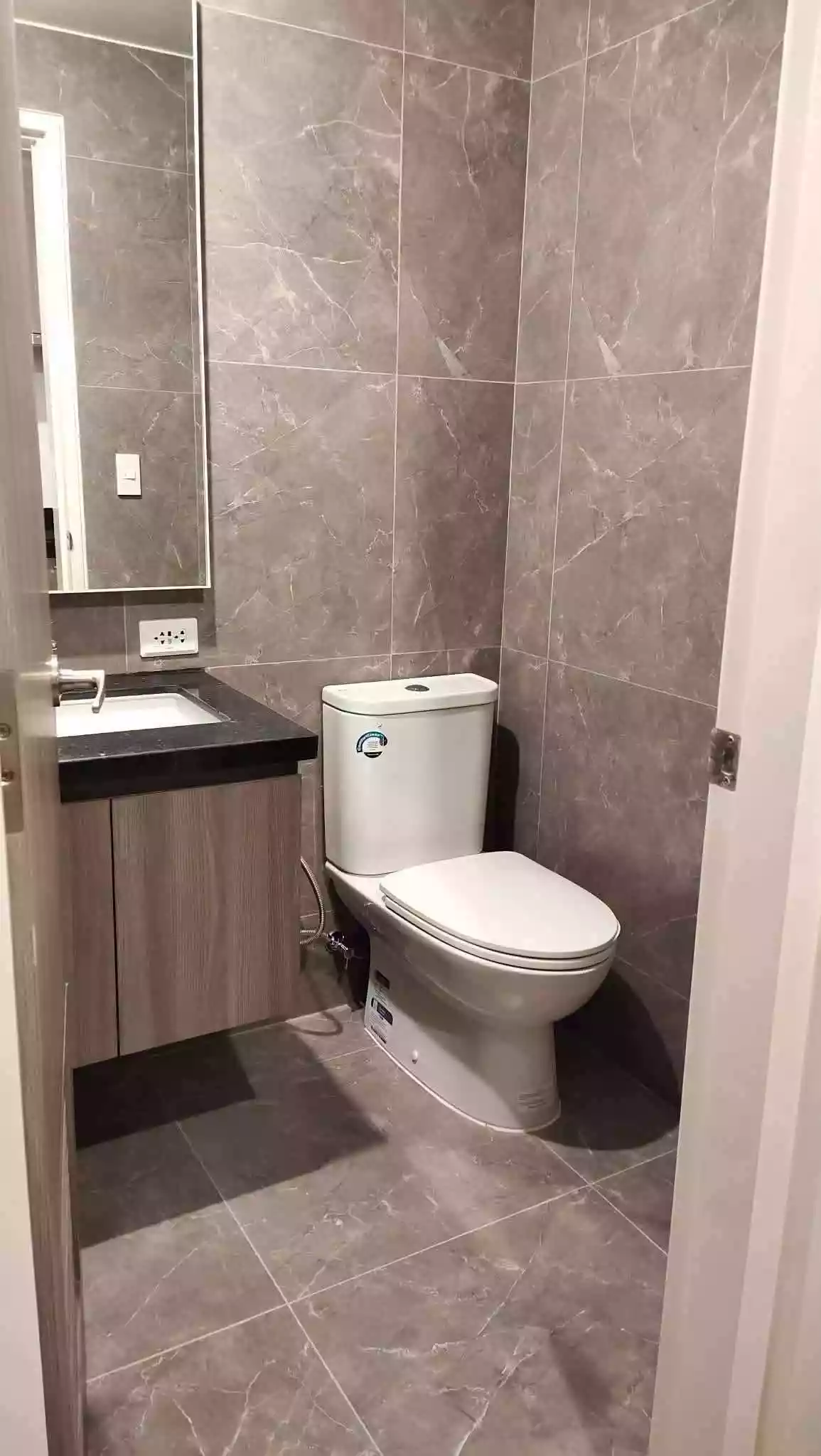 MANDANI BAY QUAY TOWER 2 STUDIO UNIT FOR SALE — Studio in Centro, Mandaue City, Cebu — Photo 3