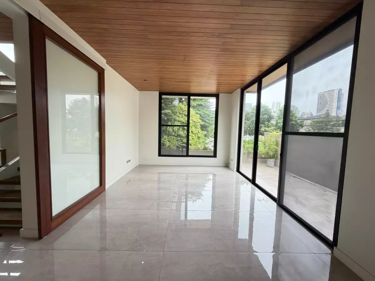 5 BR House and lot for Sale at Mckinley Hill Village,Taguig  with 545sqm — House and Lot in Pinagsama, Taguig City, Metro Manila — Photo 5