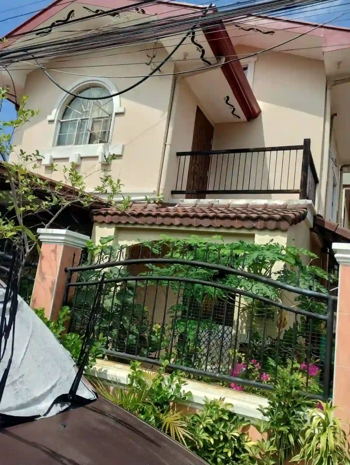 Rush Sale: single detached house , 4 bedrooms ,2 toilet and bath