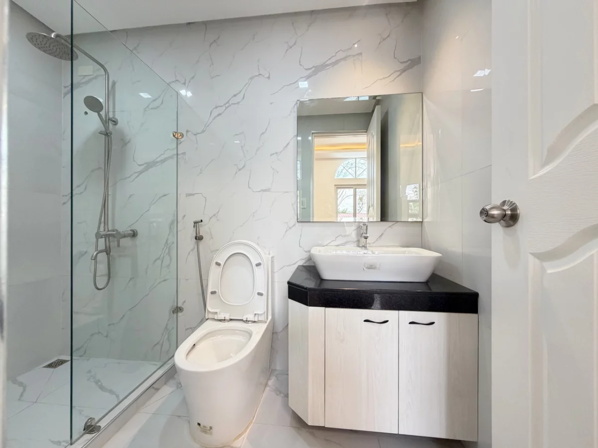 Open photo 13 of 30 — For Sale: 4BR House and Lot in Better Living, Paranaque City