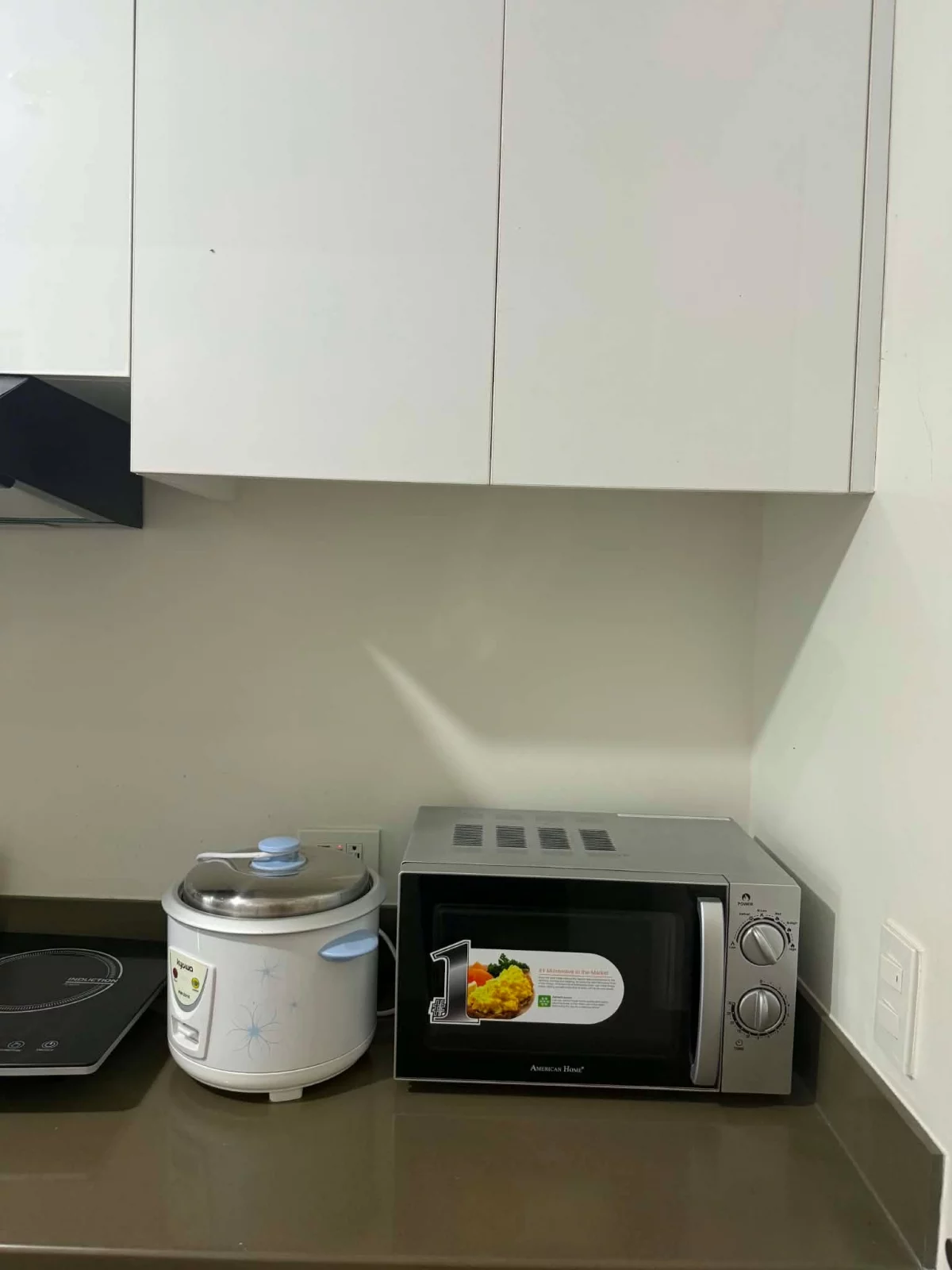 MANDANI BAY SUITES Tower2 (Fully Furnished Studio Unit) — Studio in Centro, Mandaue City, Cebu — Photo 4