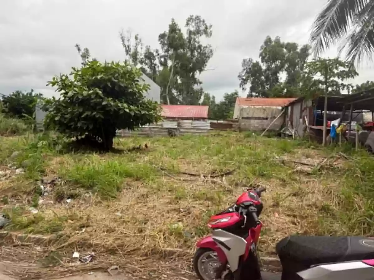 Prime Commercial Lot | 229 SQM | Perfect for Business & Investment (Just across St. Benilde School — Commercial Lot in Mansilingan, Bacolod City, Negros Occidental — Photo 4