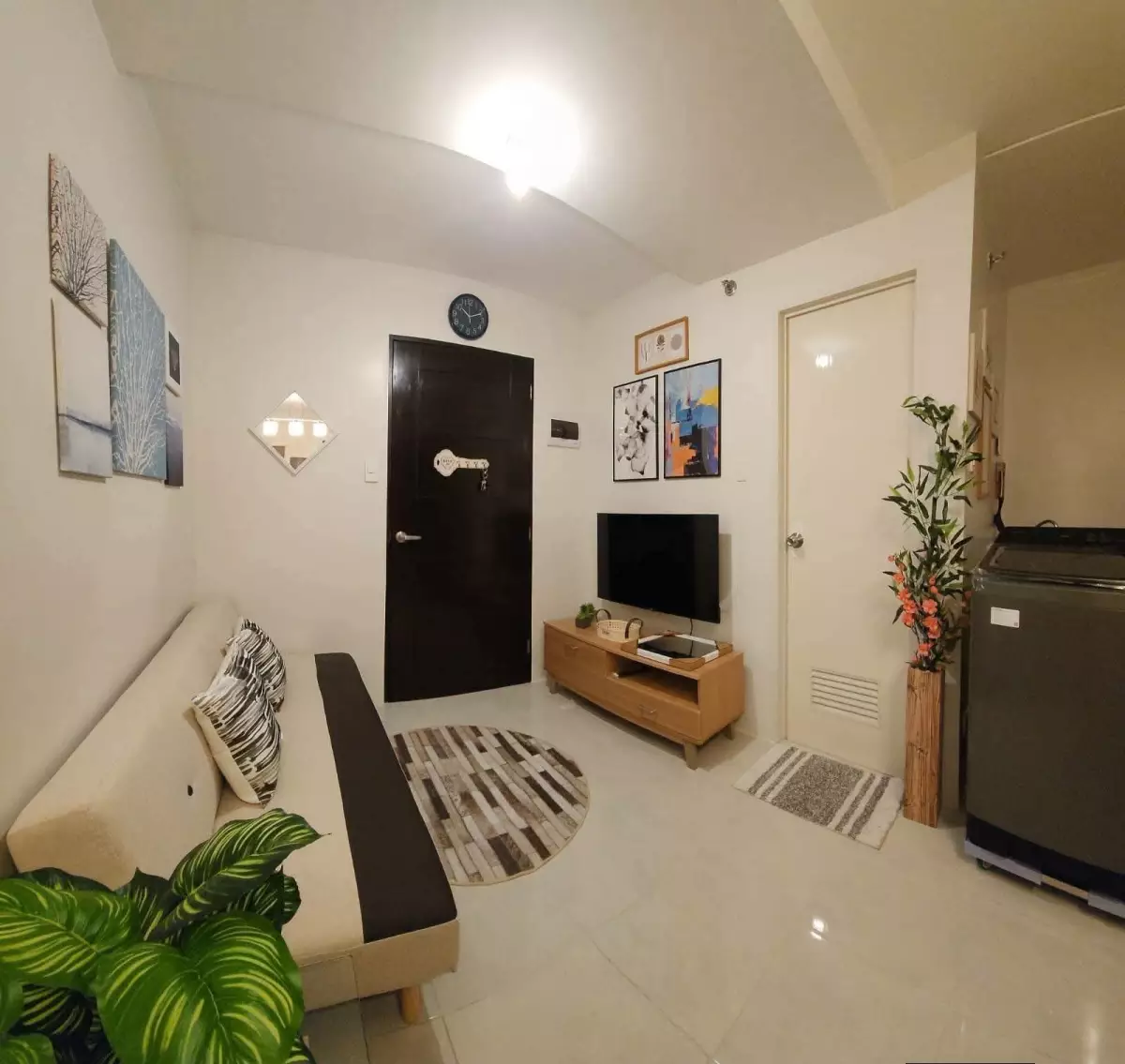 2 BEDROOMS CONDO WITH BALCONY AVAILABLE FOR RENT — 2 Bedrooms in Banilad, Mandaue City, Cebu — Photo 2