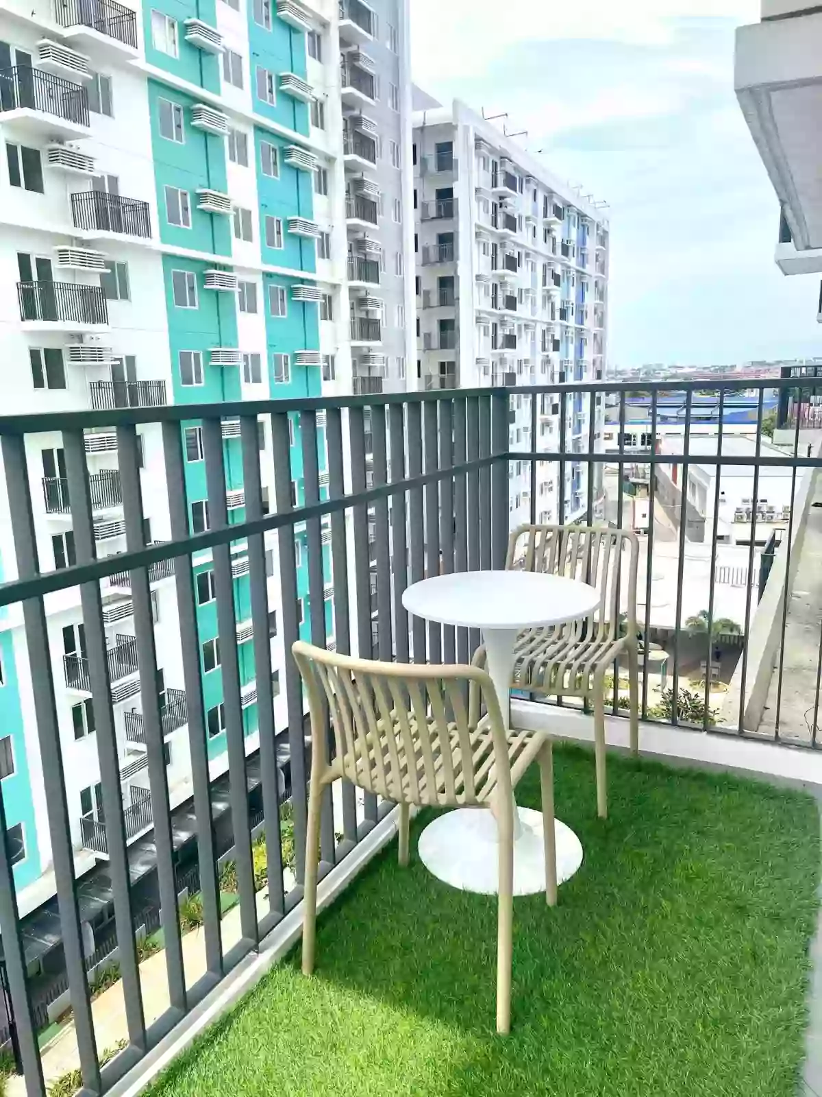 For Rent: Studio Condo with Balcony in Casa Mira Towers Mandaue, Alang-alang, Mandaue City — 24 sqm — Studio in Alang-alang, Mandaue City, Cebu — Photo 4