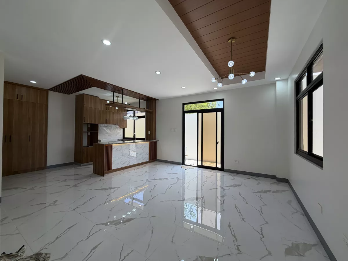 FOR SALE! 5BEDROOM MODERN BRAND NEW - FRONT OF STA LUCIA MALL AND DAVAO INTERNATIONAL AIRPORT — House and Lot in Communal, Davao City, Davao del Sur — Photo 4