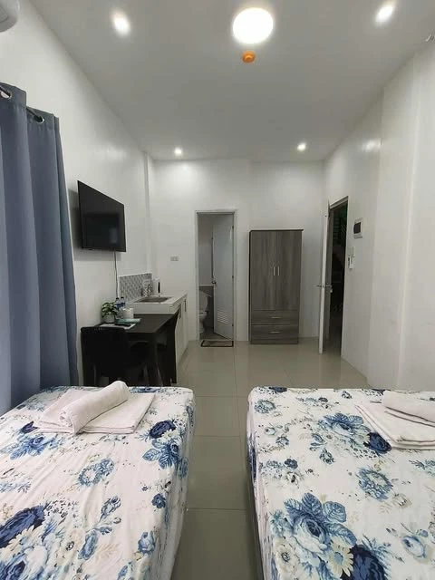 Income-Generating Apartment & Commercial Building for Sale in Bacolod City — Hotel in Bacolod City, Negros Occidental, 6100 — Photo 3