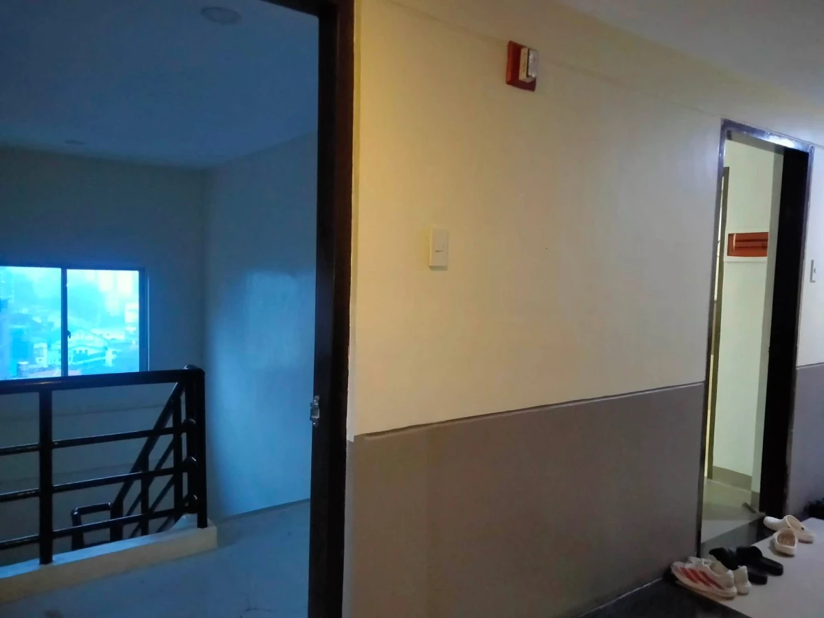 Open photo 28 of 37 — For Sale: Central Apartment 1BR w/ balcony Condo in Trancoville, Baguio City — Fully Furnished