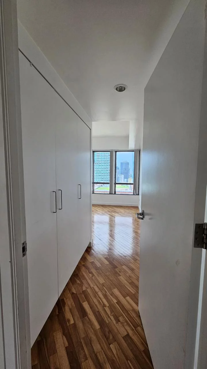 Semi-Furnished 2-BR Unit for Sale | Joya South Tower — 2 Bedrooms in Poblacion, Makati City, Metro Manila — Photo 3