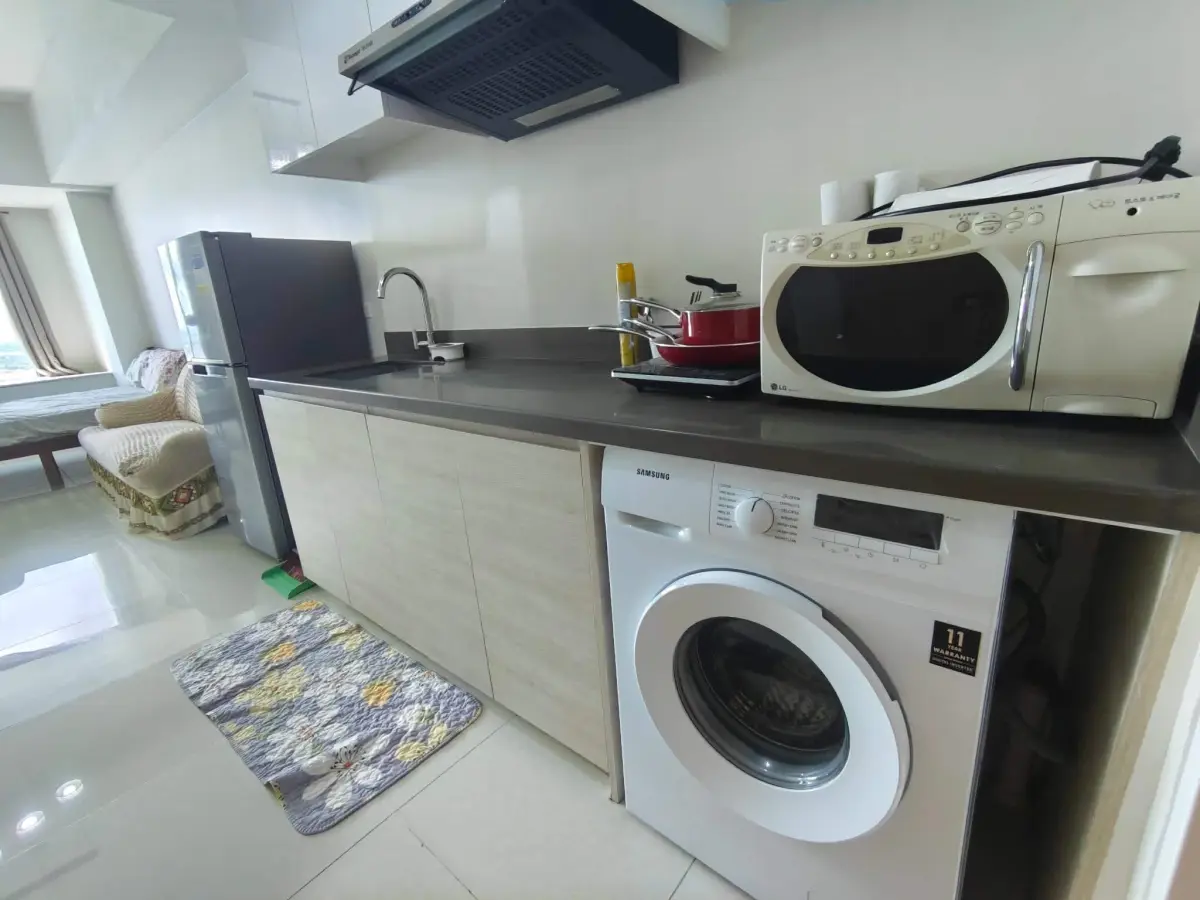 For Sale: Mandani Bay Studio in Centro, Mandaue City — Fully Furnished — Studio in Centro, Mandaue City, Cebu — Photo 2