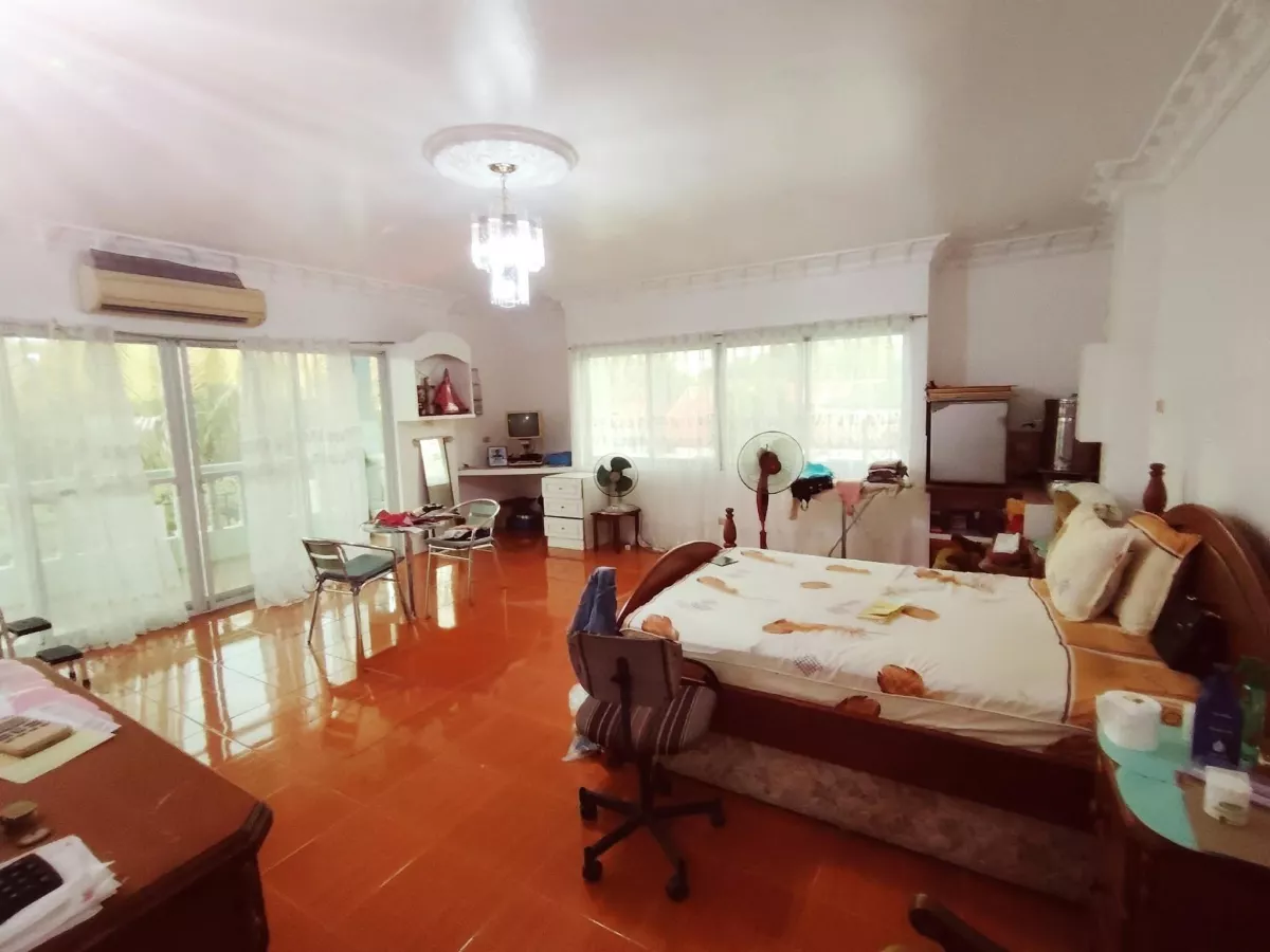 For Sale: 4BR House and Lot in Poblacion VI, Tanjay — 1969 sqm — House and Lot in Tanjay, Negros Oriental, 6204 — Photo 3