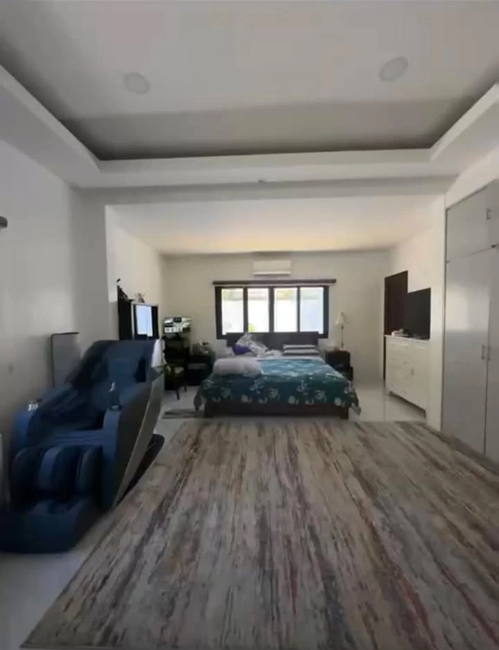 HOUSE AND LOT FOR SALE — House and Lot in Paranaque City, Metro Manila, 1702 — Photo 5