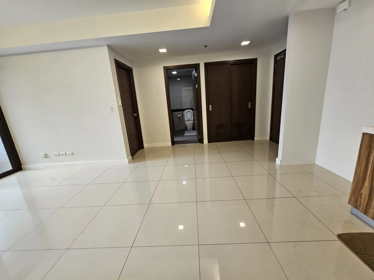 Sacrifice Sale: 1BR Condo Near Ayala Center Cebu, Cebu City — Semi Furnished — 1 Bedroom in Mabolo, Cebu City, Cebu — Photo 4