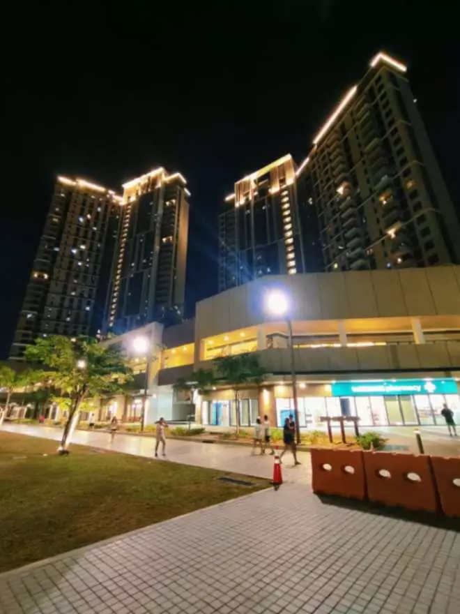 FOR SALE : 3BR and Parking Condo in Mandani Bay Suites Tower 1, Mandaue City – Pool View - photo 6