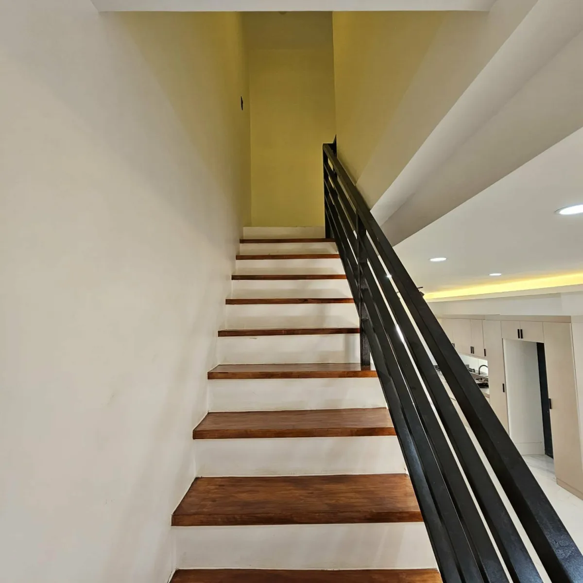 Open photo 8 of 12 — For Sale: 4BR Townhouse in Lahug, Cebu City — 152 sqm 2-Car Garage