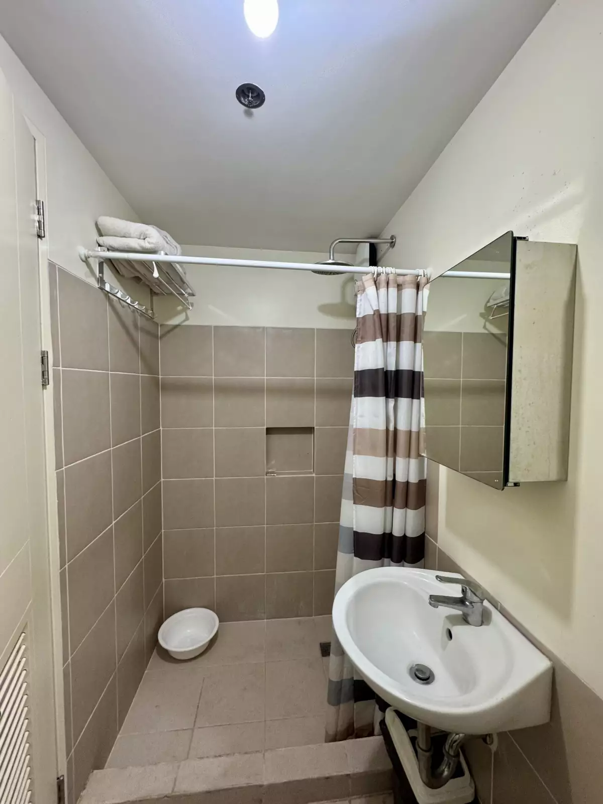 The Orabella 1BR Condo for Rent in Cubao, Quezon City — Pet-Friendly & Fully Furnished — 1 Bedroom in 121.06382334417926 21st Ave, Project 4, Quezon City — Photo 7