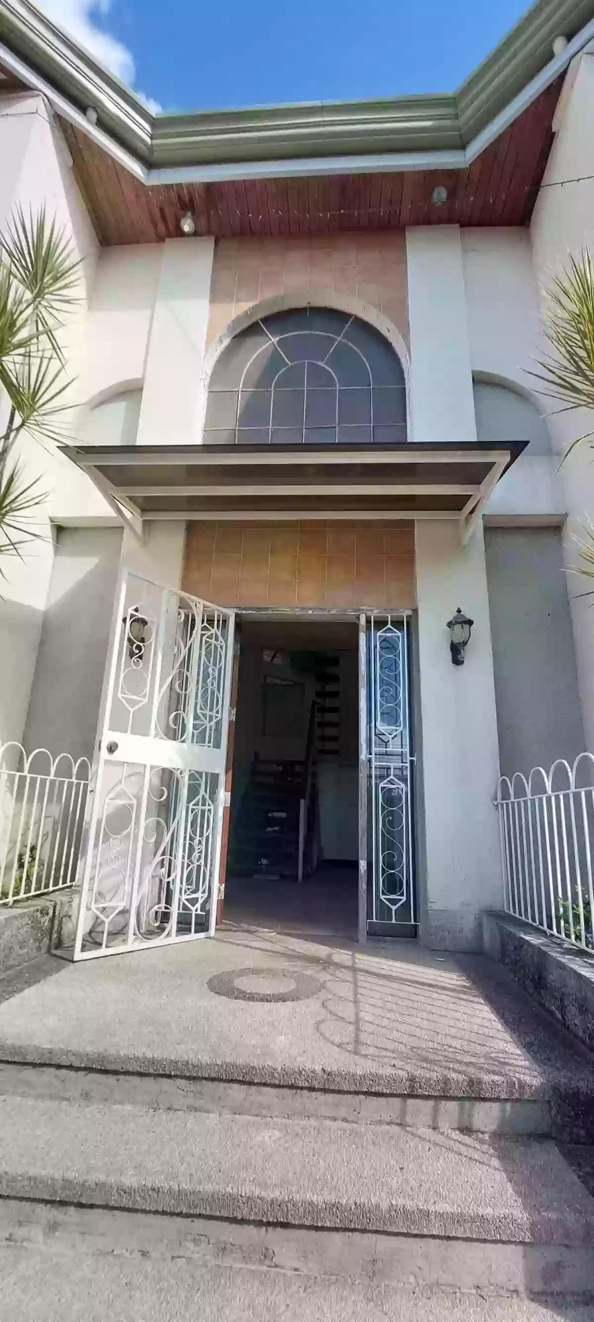 Open photo 11 of 12 — For Sale: House and Lot in Capitol Hills, Lahug, Ceby City