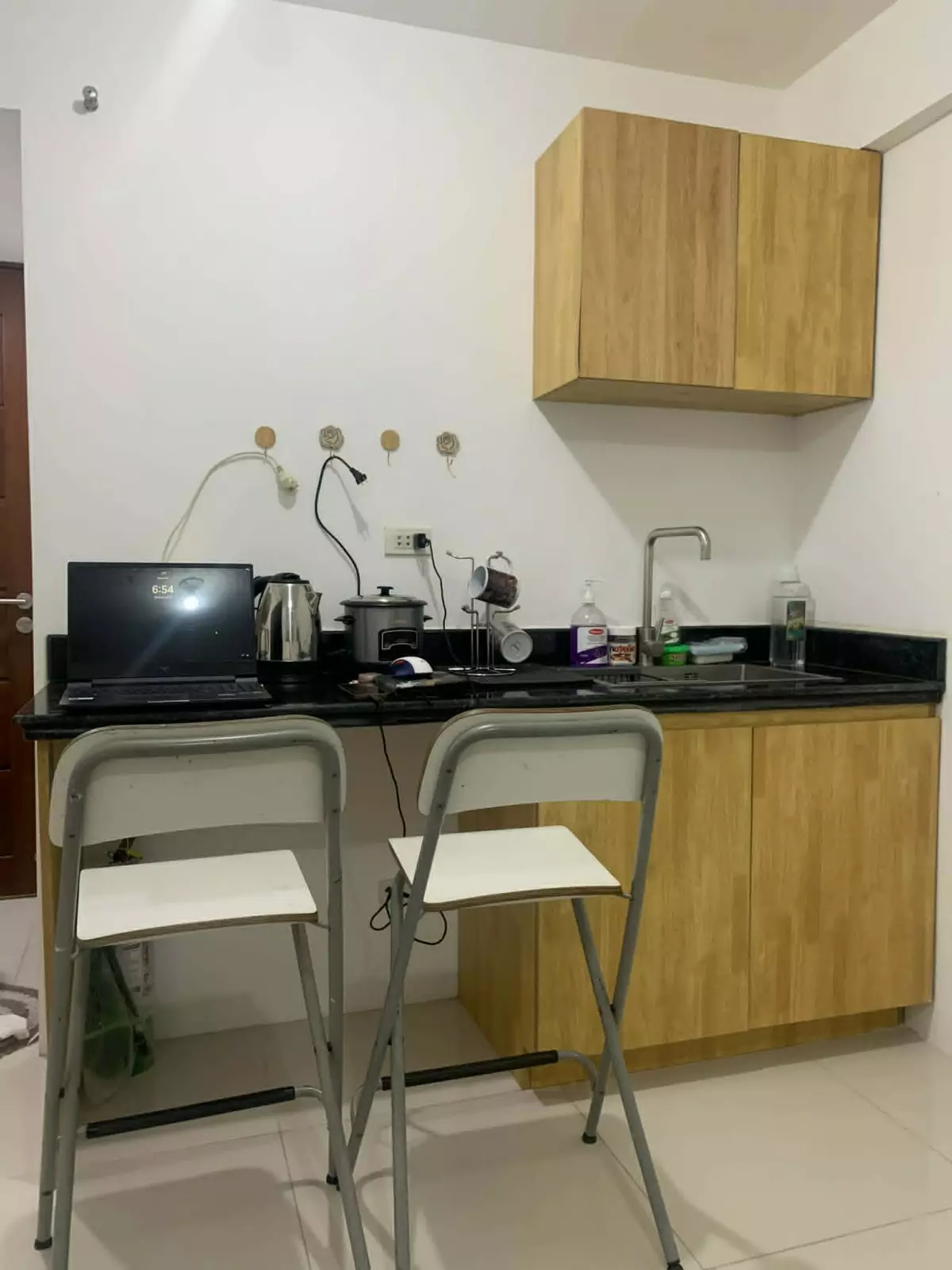 For Rent: Studio Condo in Palanan, Makati City — Semi Furnished — Studio in Palanan, Makati City, Metro Manila — Photo 3