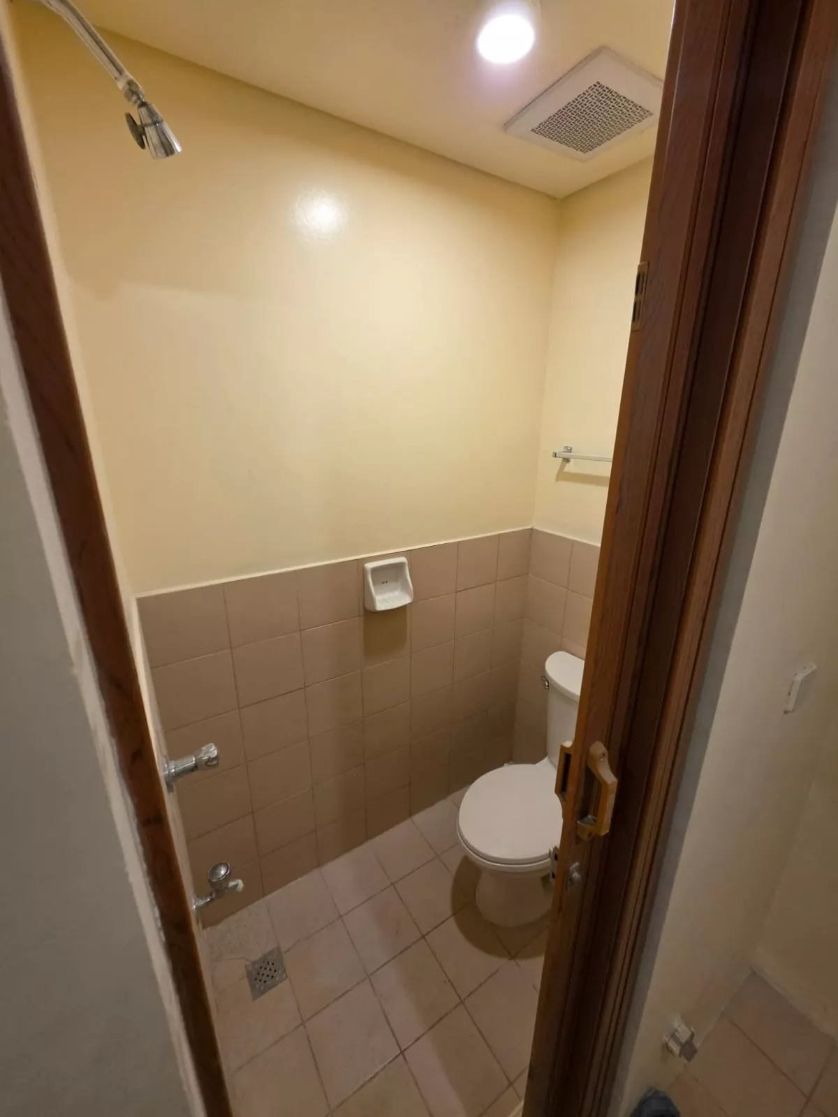 Open photo 11 of 13 — For Sale: The Trion Towers 2BR Condo in Fort Bonifacio — Investment