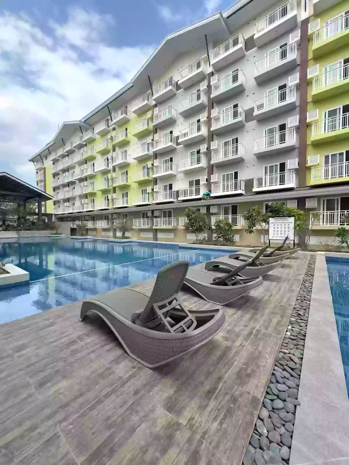 Open photo 13 of 14 — DELIVERABLE Studio unit with Balcony(Free appliances promo)