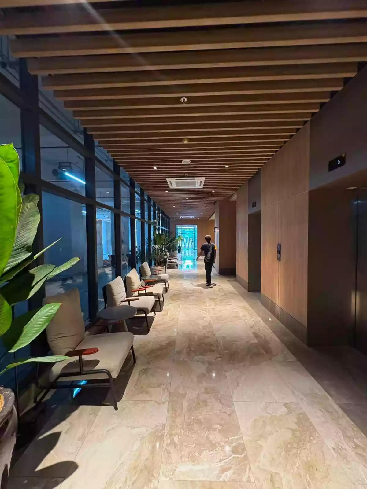 For Assume: Studio Condo in Vertex Central, near Cebu Ayala Business and Cebu IT Park Cebu City — 22.4 sqm — Studio in Luz, Cebu City, Cebu — Photo 3