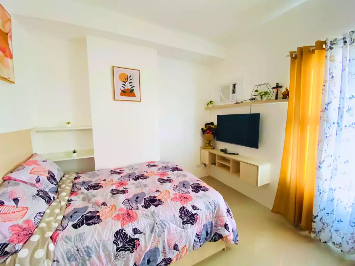 For Rent: Studio Condo Near Fuente Osmeña Circle, Cebu City — West Jones Residences — Studio in Sambag II (Pob.), Cebu City, Cebu — Photo 2