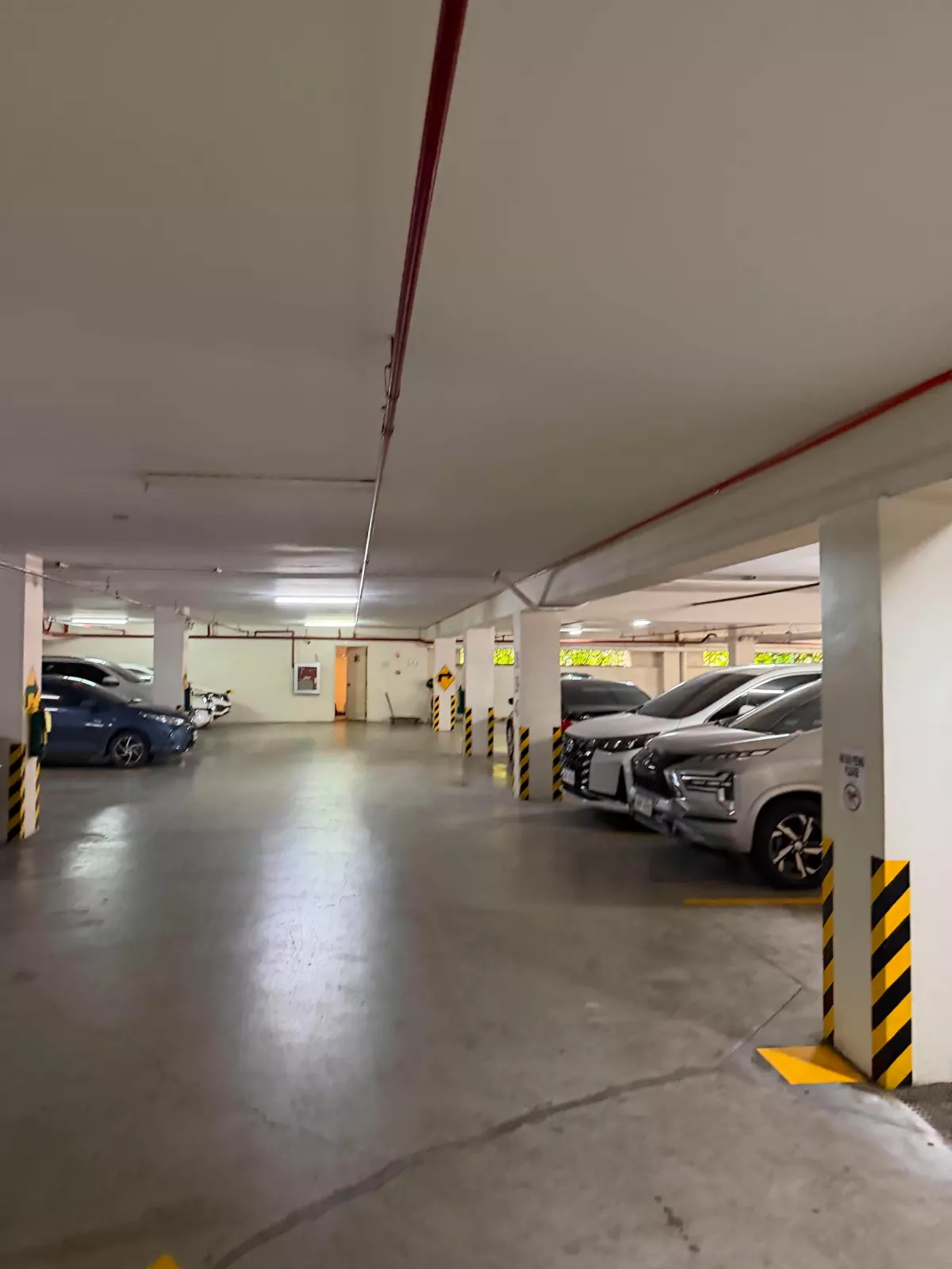 WOODCREST 2 BEDROOMS WITH PARKING FOR SALE — 2 Bedrooms in Guadalupe, Cebu City, Cebu — Photo 7