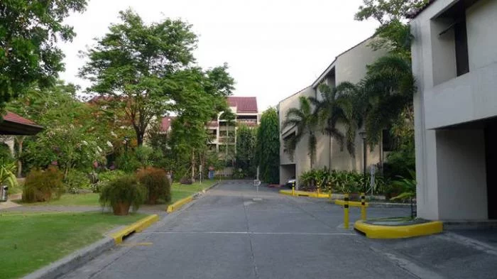 For Sale: Galeria De Magallanes 2BR Condo in Magallanes, Makati City — 1 Parking — 2 Bedrooms in Makati City, Metro Manila, 1224 — Photo 5