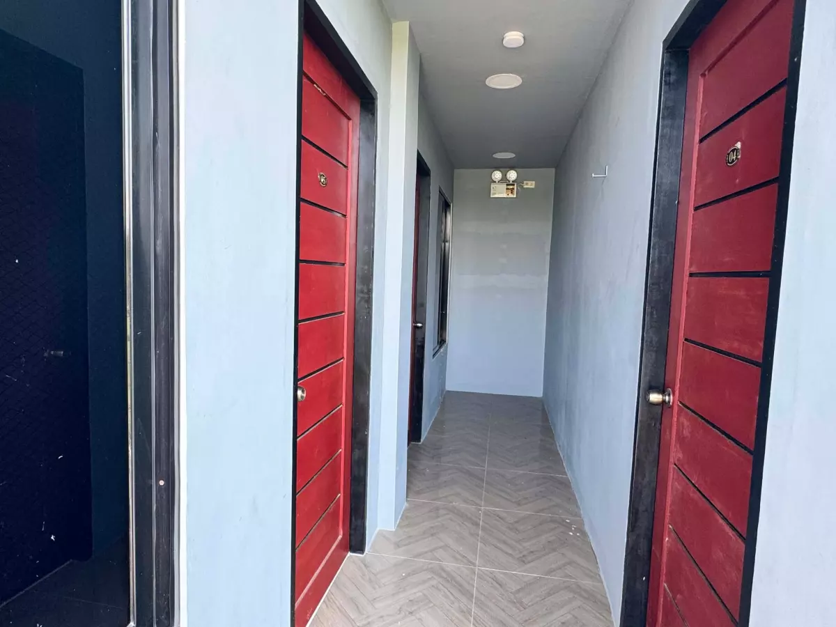 BRAND-NEW 6-DOOR APARTMENT FOR SAL — Apartment in Lagao (1st & 3rd), General Santos City, South Cotabato — Photo 6