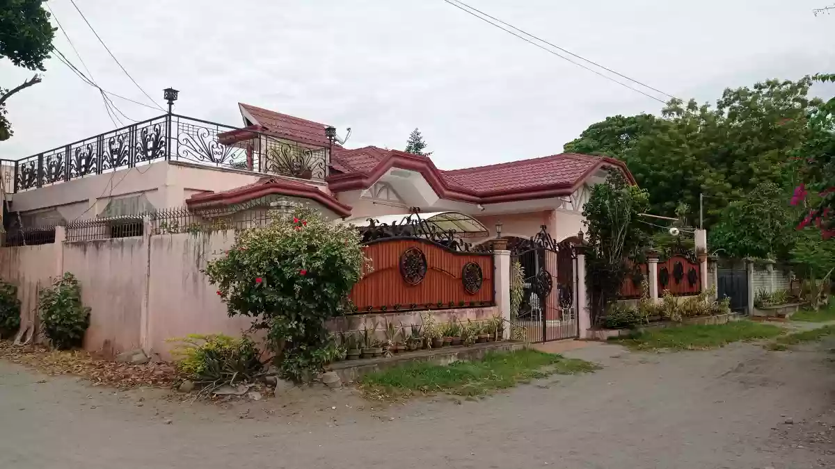 For Sale: 4BR House and Lot in City Heights, Gen. Santos City — 407 sqm — House and Lot in City Heights, Gen. Santos City, South Cotabato — Photo 2