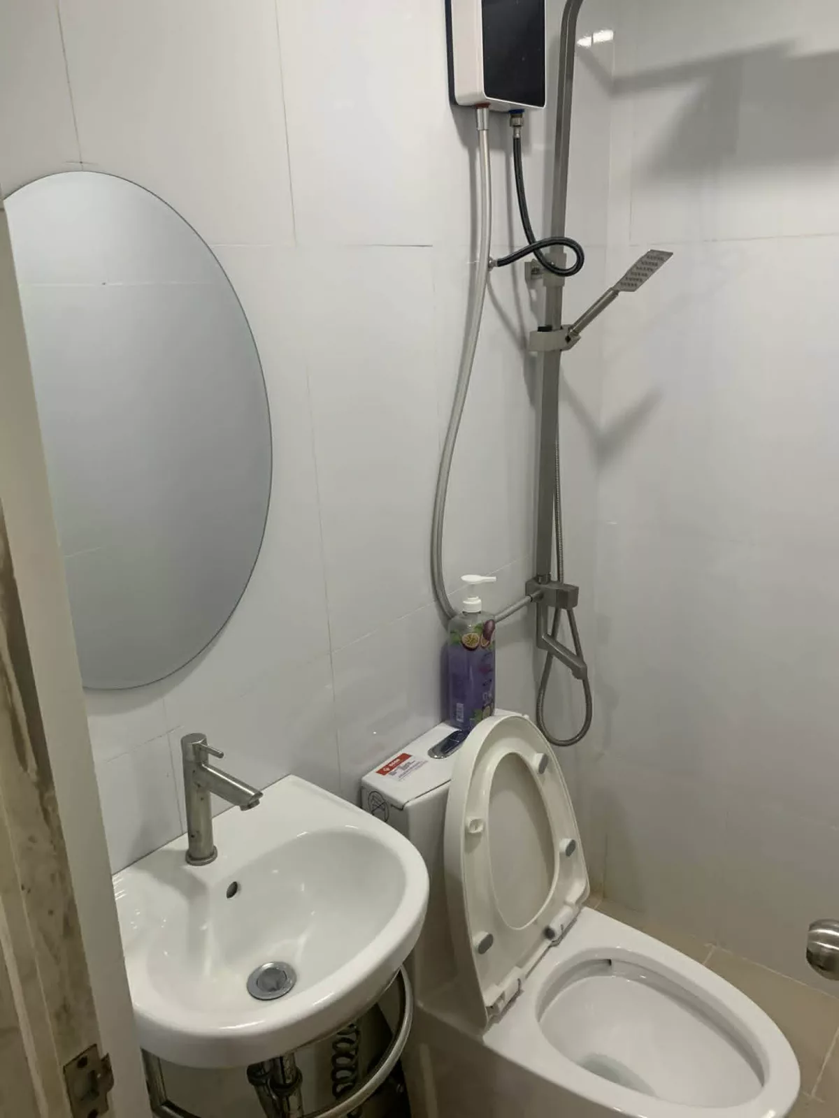 For Rent: Studio Condo in Palanan, Makati City — Semi Furnished — Studio in Palanan, Makati City, Metro Manila — Photo 5