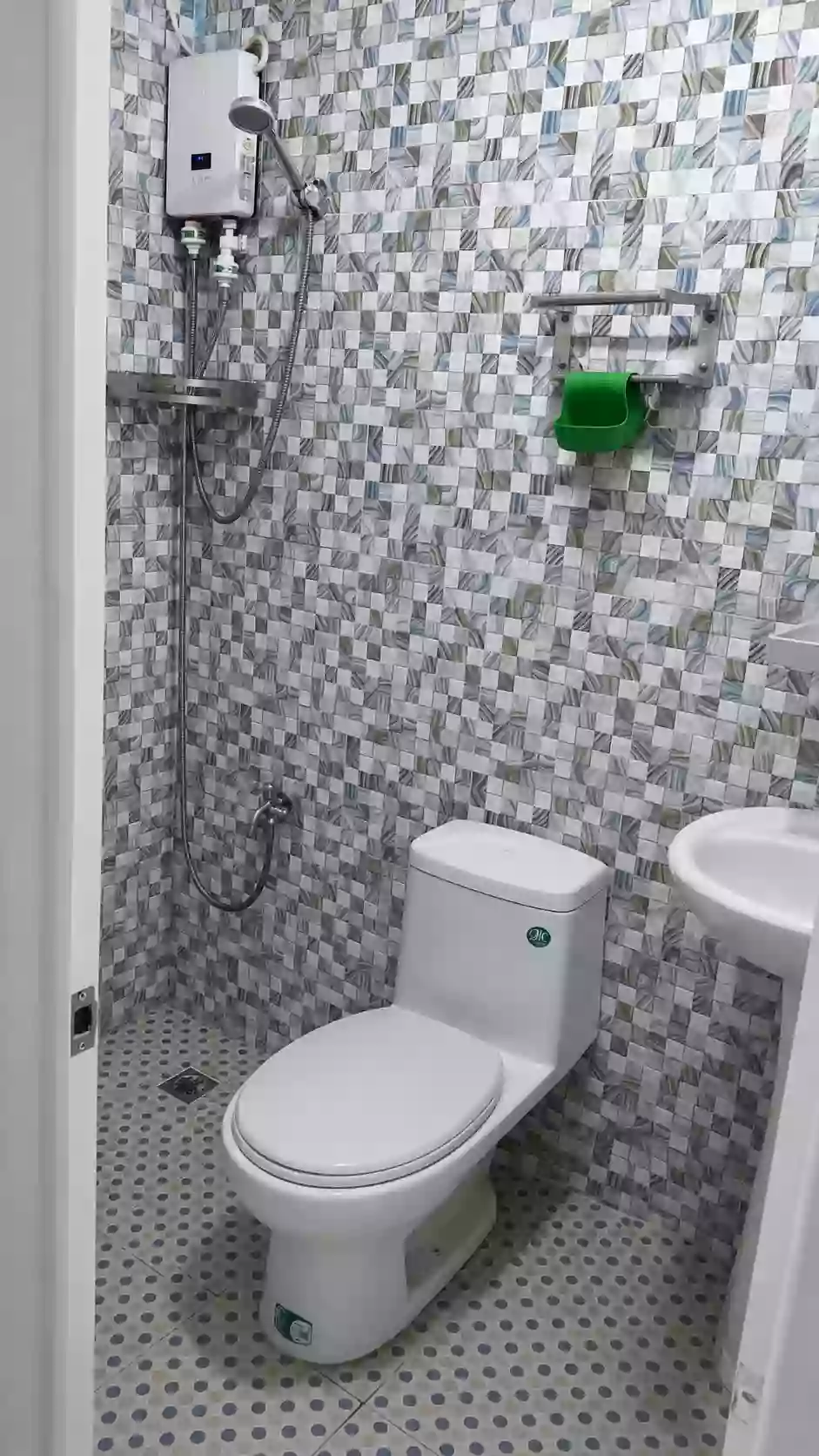 For Rent: Victoria De Manila 2 Studio Condo in Malate, Manila — Move-in Ready — Studio in Malate, Manila City, Metro Manila — Photo 7