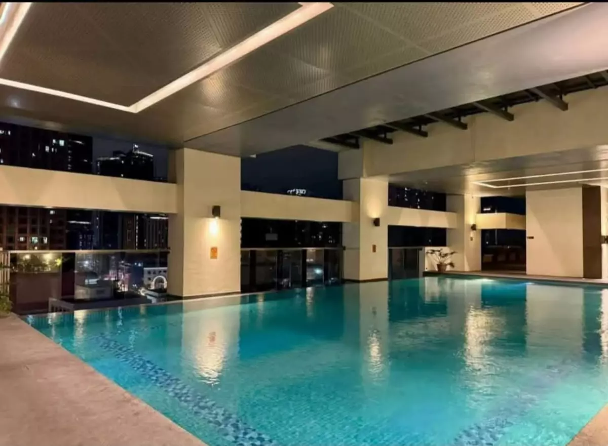 For Sale: 2BR Condo in Makati City — Fully Furnished with Pool — 2 Bedrooms in Pio Del Pilar, Makati City, Metro Manila — Photo 3