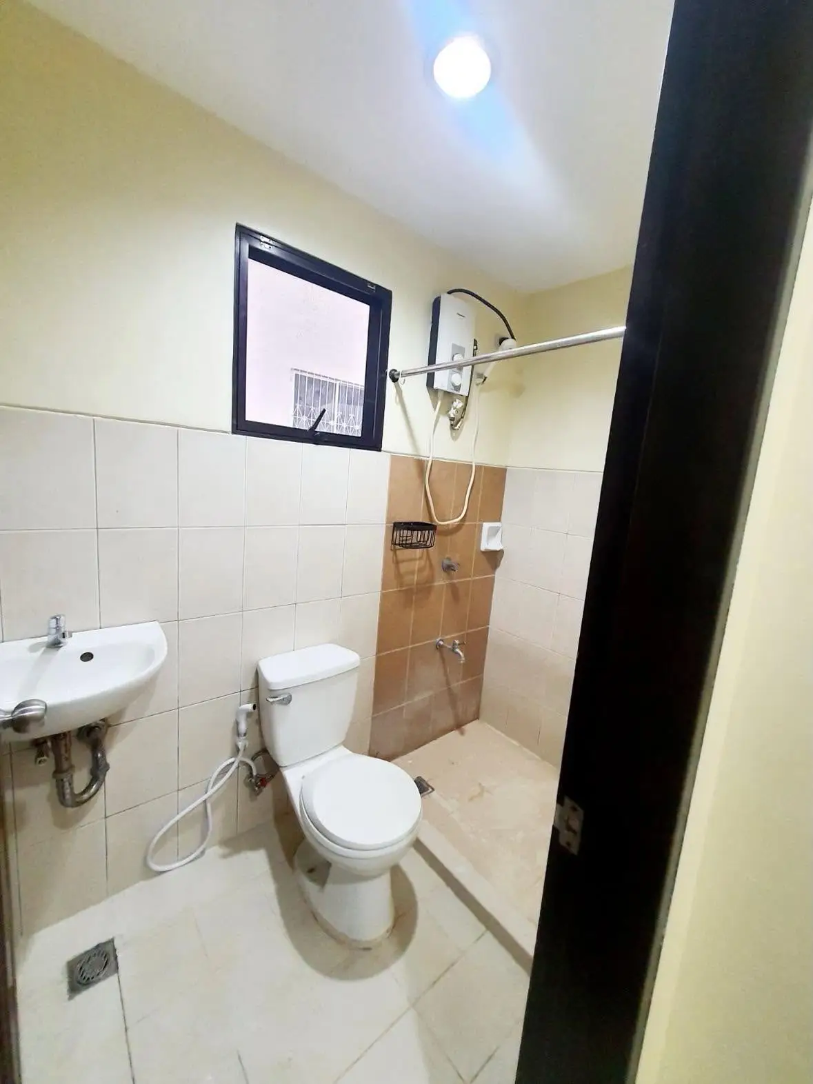 Open photo 12 of 12 — For Rent: 4BR House and Lot in Talamban, Cebu City — 180 sqm