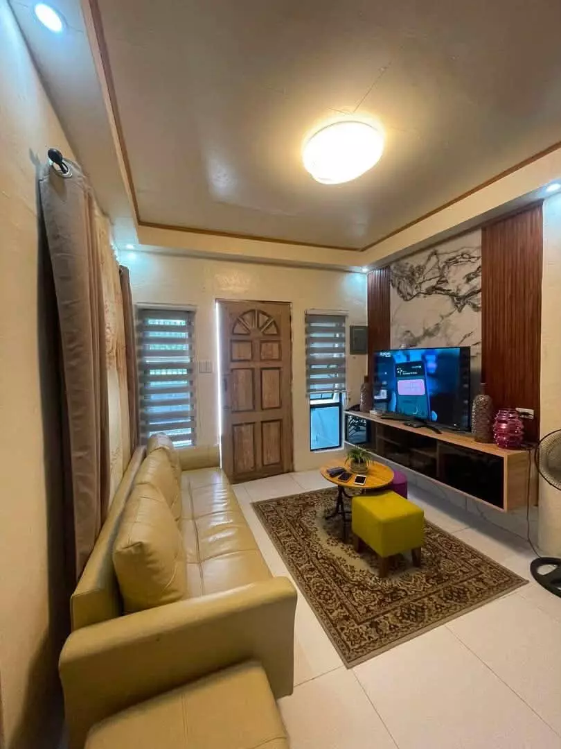 📍 Conveniently located near Upper East, SM, Robinson, Hospitals, NGC, and other major establishments. — House and Lot in Brgy Estefania, Estefania, Bacolod City — Photo 2