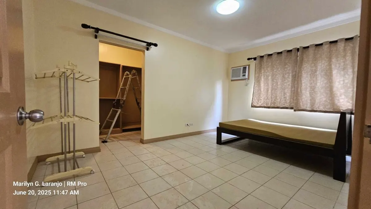 Open photo 14 of 15 — For Rent: 4BR House and Lot in Banawa, Cebu City — Casa Rosita