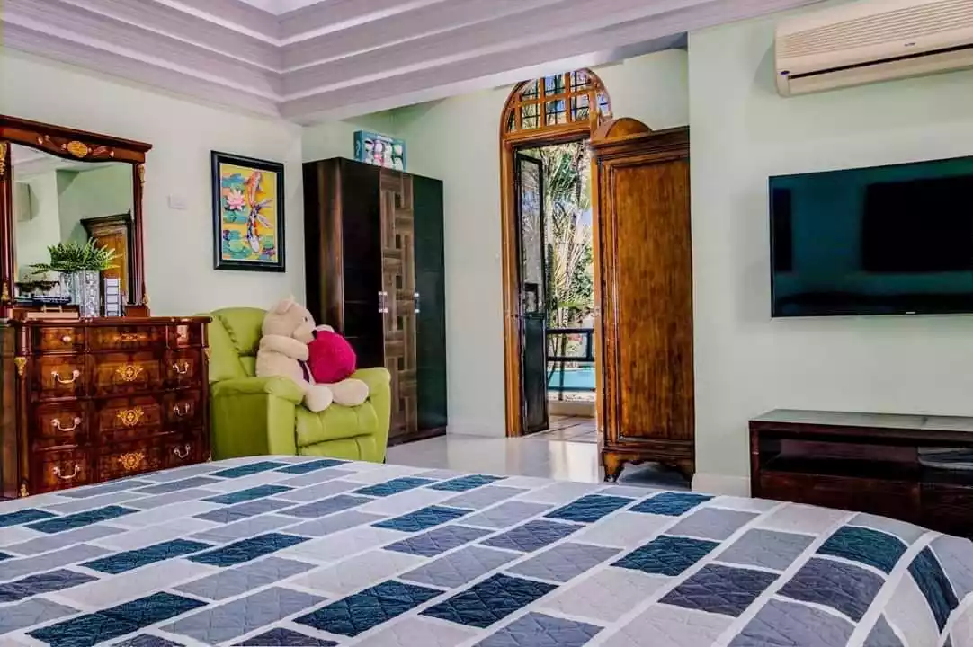 Bungalow House for Sale with Private Pool in Silverhills, Talamban, Cebu City — House and Lot in Talamban, Cebu City, Cebu — Photo 4