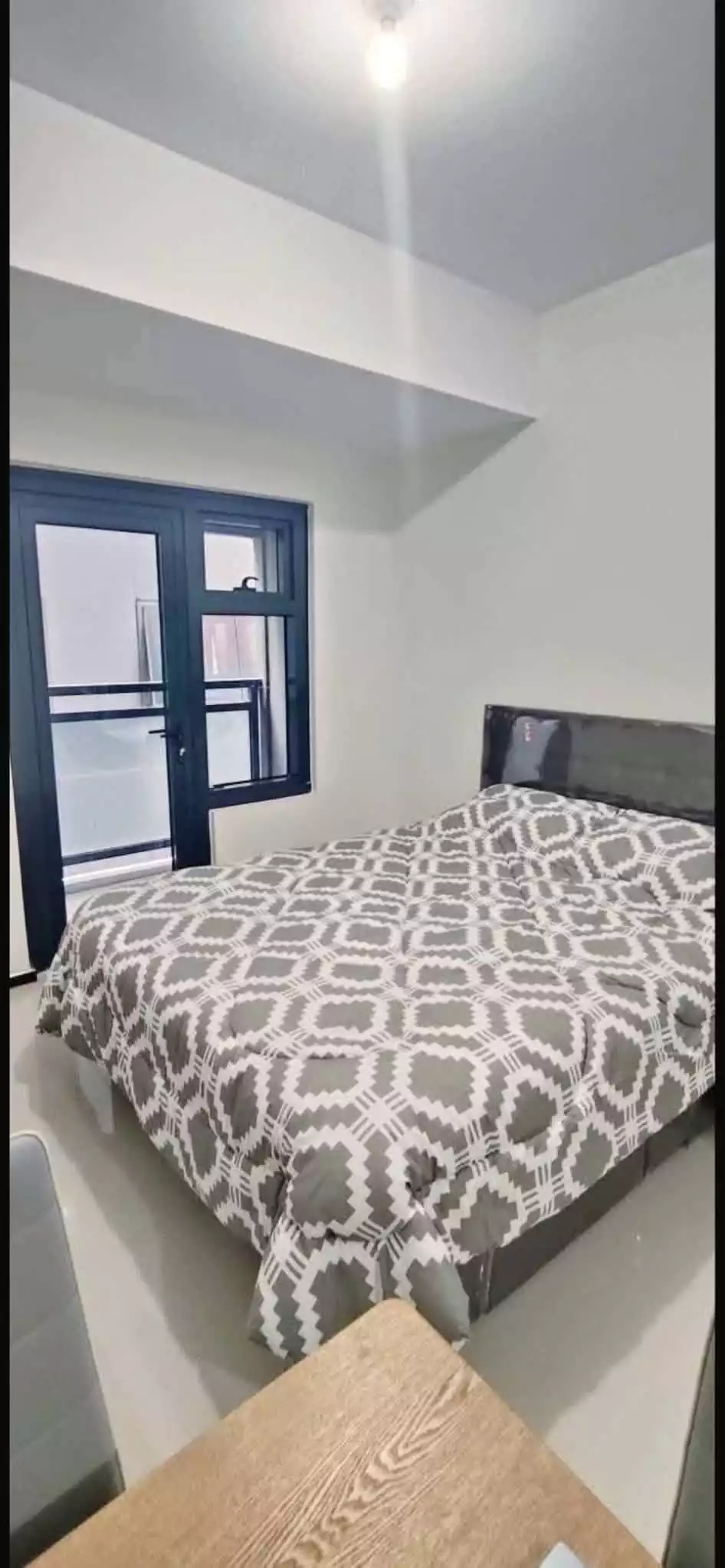 STUDIO UNIT WITH BALCONY AND PARKING IN GALLERIA RESIDENCES
