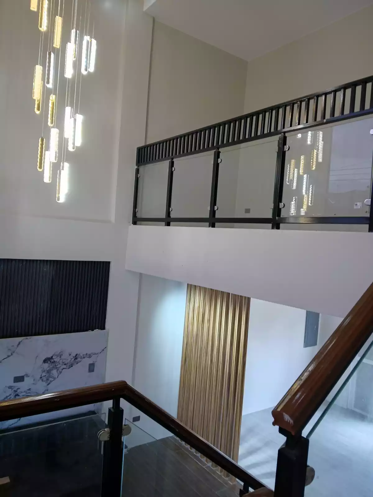 MODERN RESORT HOUSE WITH 5FT DEEP SWIMMING POOL & 4 BEDROOMS — House and Lot in Angeles City, Pampanga, 2009 — Photo 4