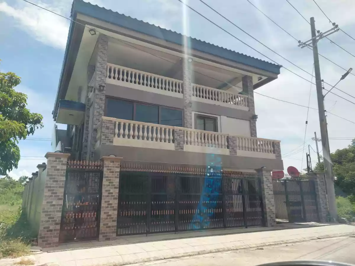 HOUSE FOR RENT IN MACTAN LAPULAPU  AVAILABLE FOR RENT