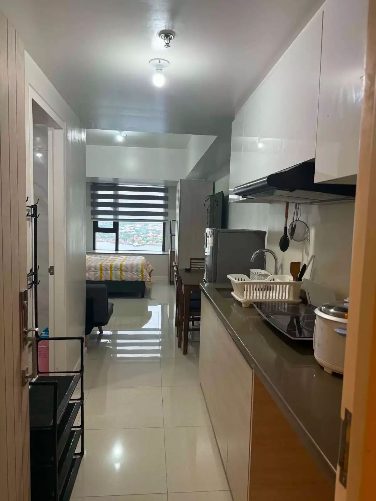 MANDANI BAY SUITES Tower2 (Fully Furnished Studio Unit) — Studio in Centro, Mandaue City, Cebu — Photo 2