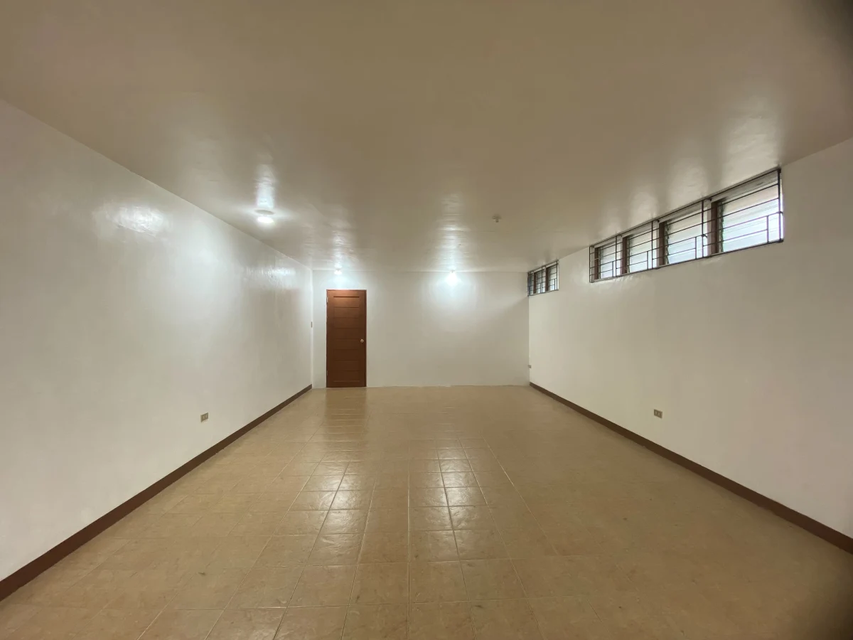Open photo 10 of 14 — For Sale: 4BR House and Lot in Pulantubig, Dumaguete City — 309 sqm