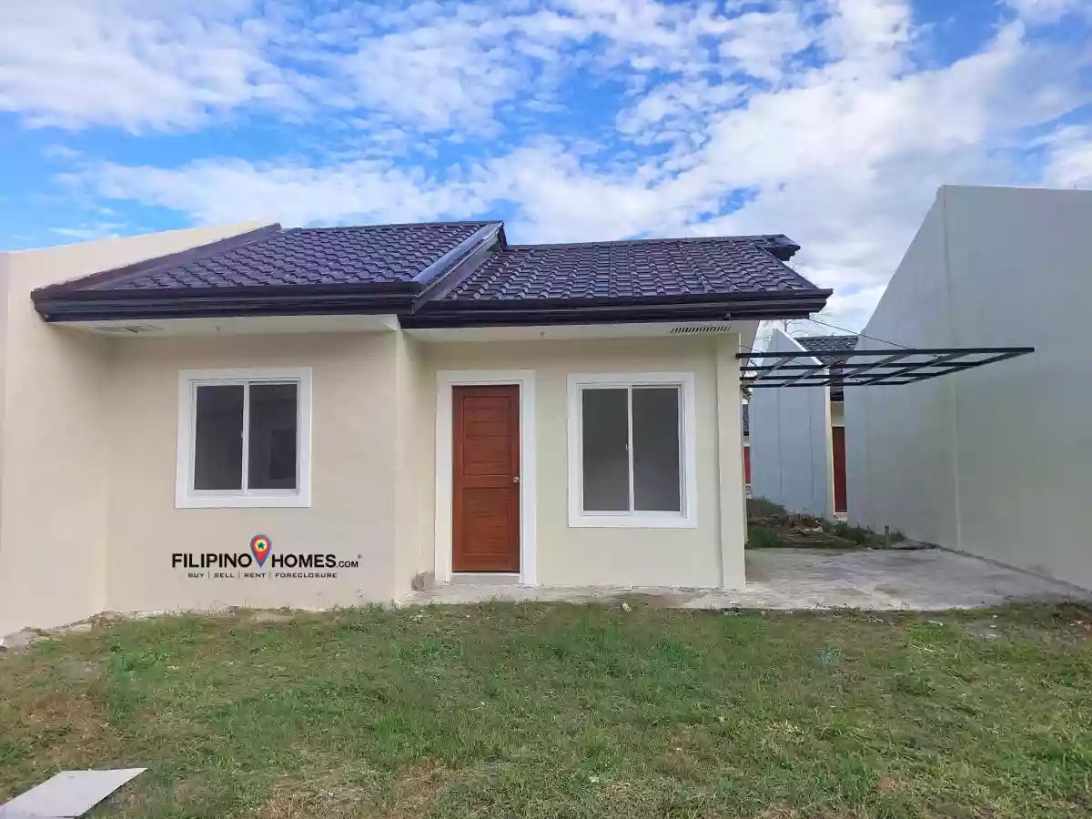 Lowest Price Assume House and Lot 80,000 Only Near University of Santo Tomas GenSan — House and Lot in Gen. Santos City, South Cotabato, 9500 — Photo 2